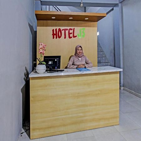 Oyo 91210 Hotel J3 Praya Ngoại thất bức ảnh