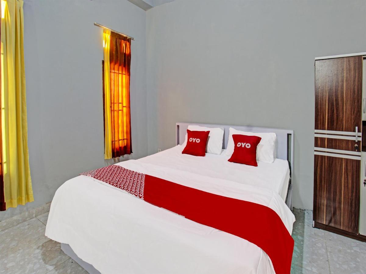 Oyo 91210 Hotel J3 Praya Ngoại thất bức ảnh