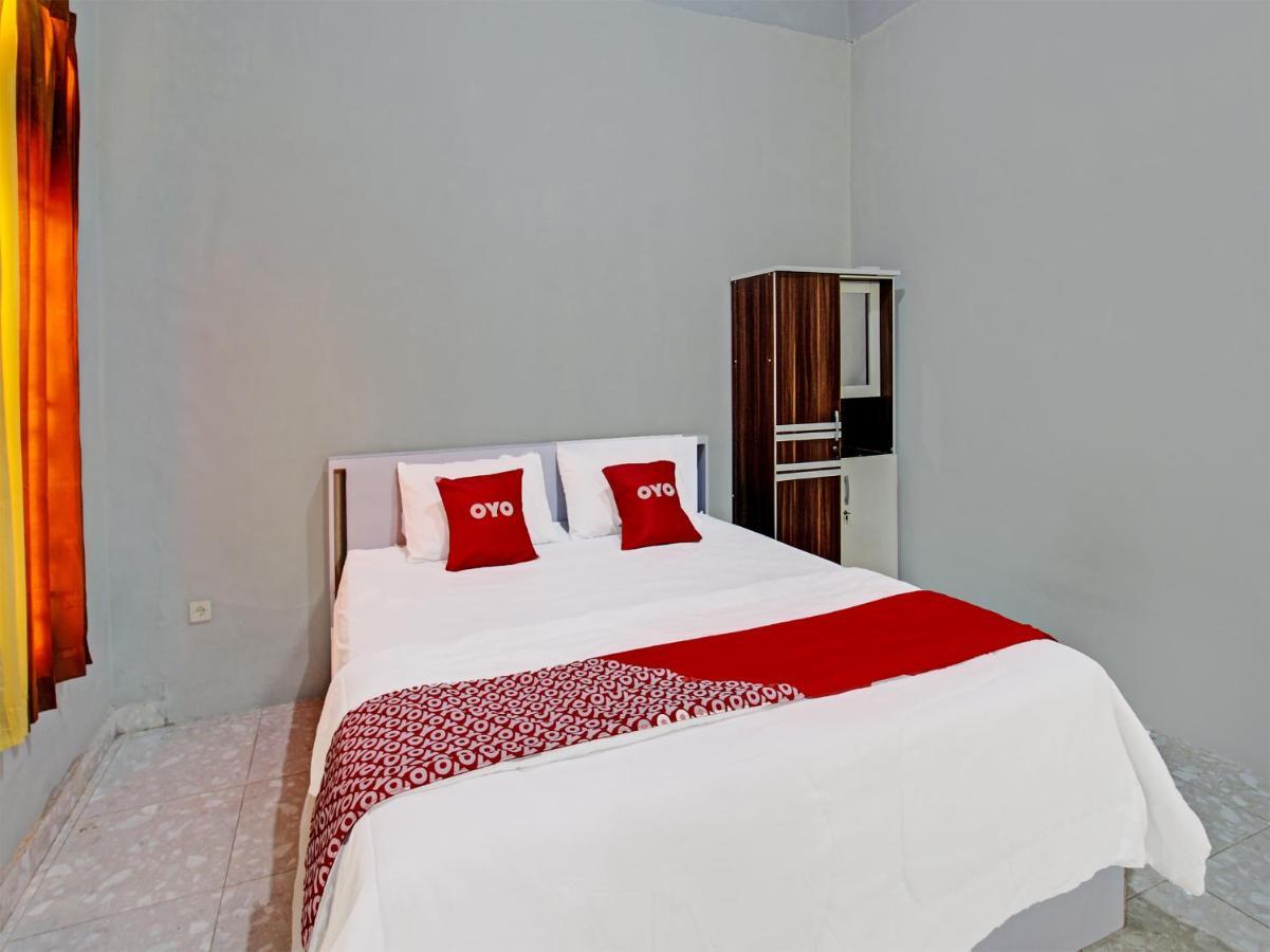 Oyo 91210 Hotel J3 Praya Ngoại thất bức ảnh