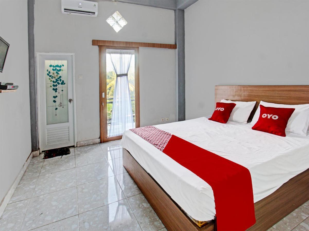 Oyo 91210 Hotel J3 Praya Ngoại thất bức ảnh