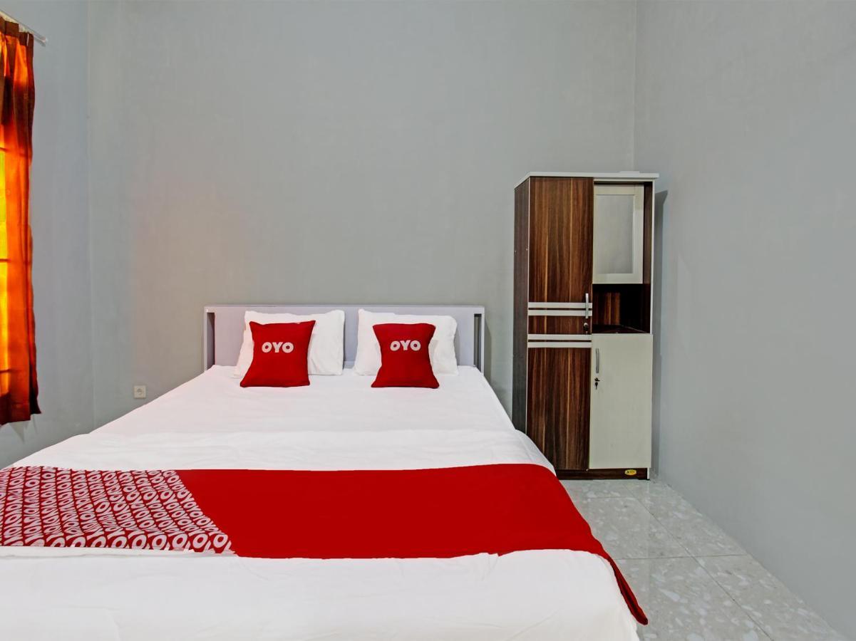 Oyo 91210 Hotel J3 Praya Ngoại thất bức ảnh