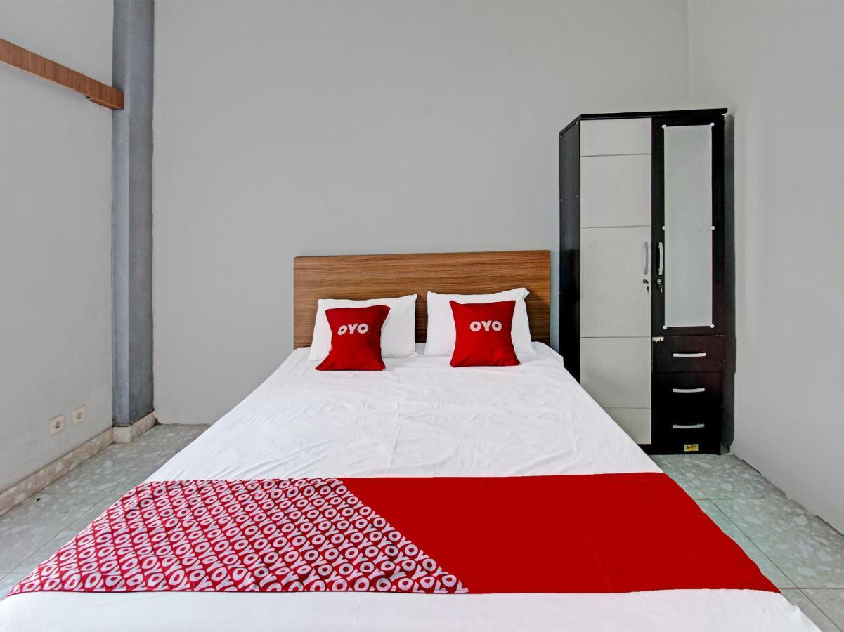 Oyo 91210 Hotel J3 Praya Ngoại thất bức ảnh